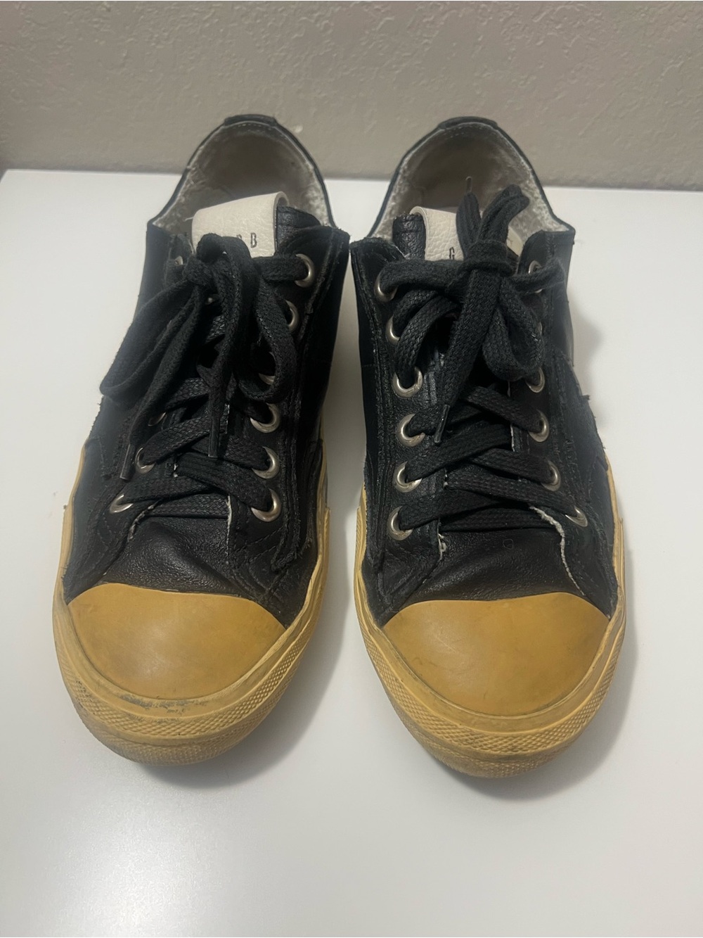 Golden Goose Vstar 2 Black Leather Sneakers with Yellowed Rubber Sole and Toe - Picture 3 of 16